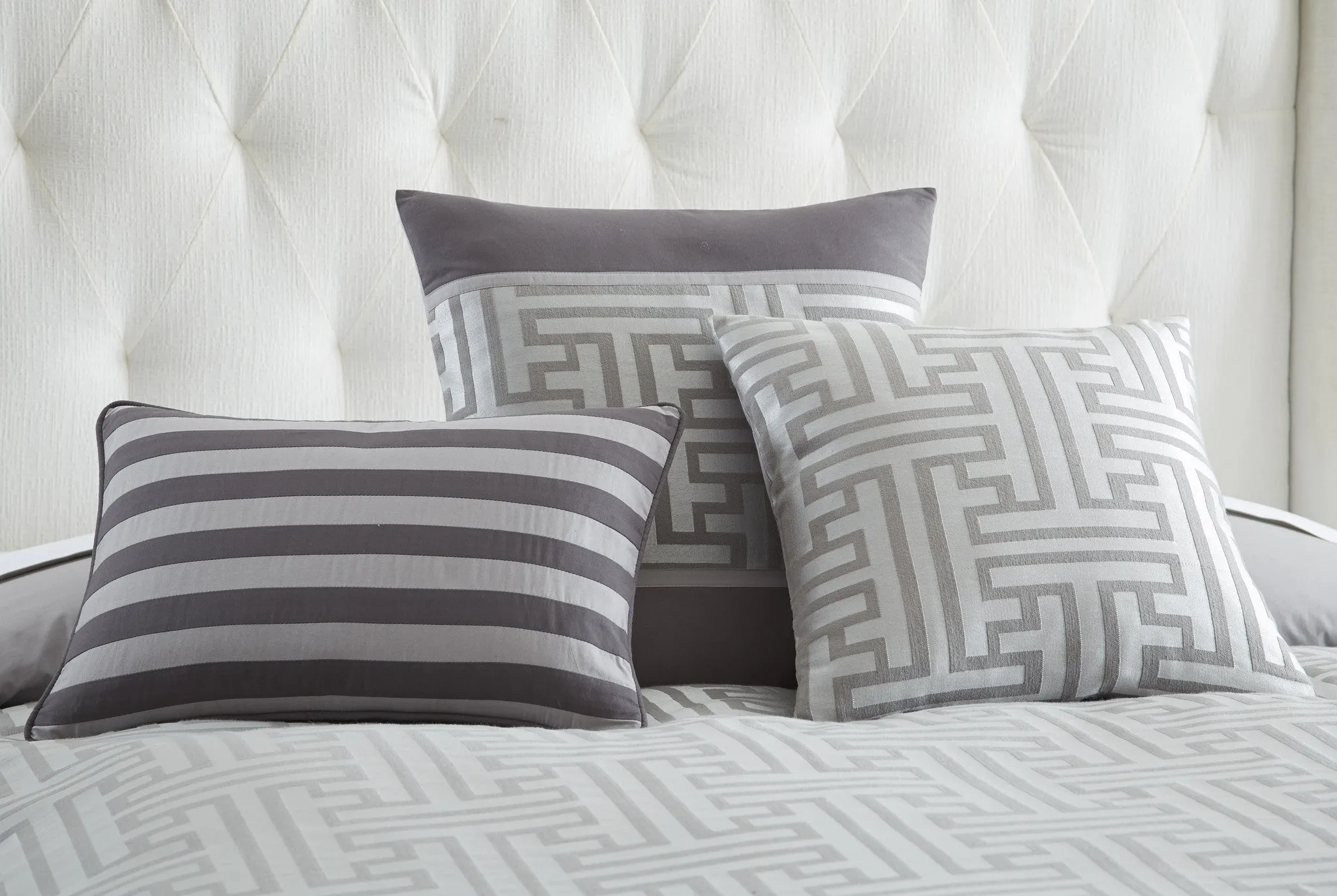 Mandalay Bay Jacquard 3 Piece deco pillow Set Mercer